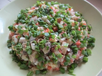 Салат из печени с яйцом и картошкой