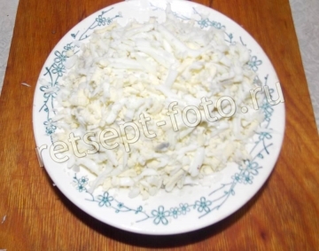 Салат из печени с морковью и луком