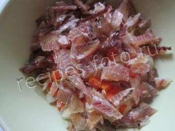 Салат из сушеной рыбы
