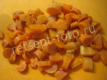 Салат из свеклы моркови и зеленого горошка