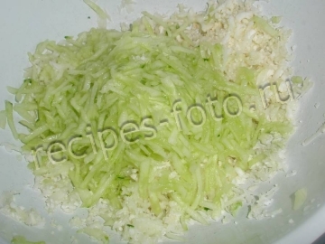 Салат из цветной капусты с огурцами и яйцом