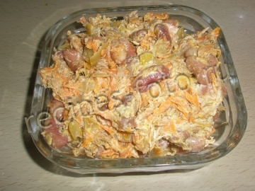 Салат с фасолью и курицей