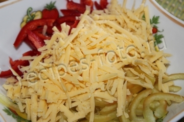 Салат с сыром и перцем