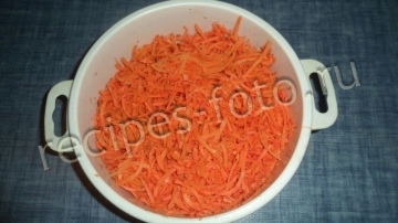 Салат с фунчозой с овощами по-корейски