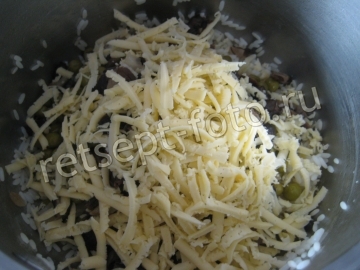 Салат с грибами и рисом