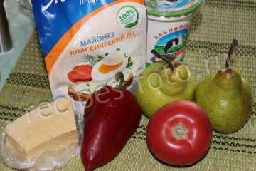 Салат с грушей и сыром на скорую руку