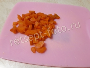 Салат с языком, грибами и горошком