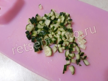 Салат с языком, грибами и горошком