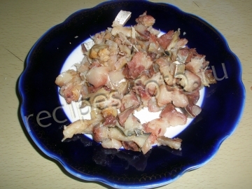 Салат с копченой скумбрией и горошком на праздник