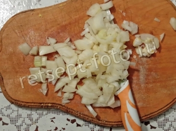 Салат с корейской морковкой и колбасой