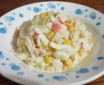 Салат с крабовыми палочками и капустой
