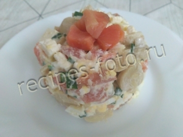 Салат с красной рыбой и грибами