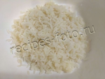 Салат с красной рыбой и рисом