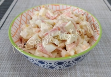 Салат с кукурузой и плавленым сыром