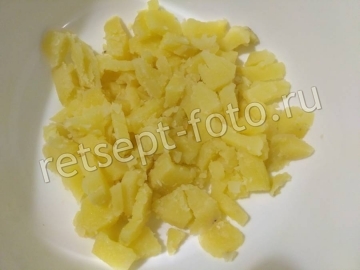 Салат с кукурузой, яйцами и сухариками