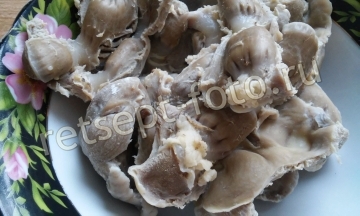 Салат с куриными желудками и морковью по-корейски