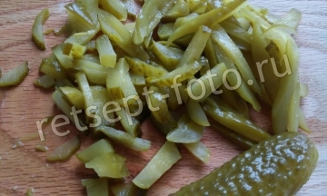 Салат с куриными желудками и морковью по-корейски