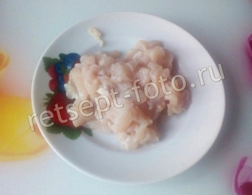 Салат с курицей, грибами и огурцами
