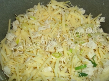 Салат с курицей и горошком