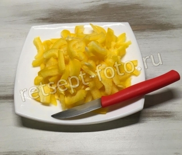Салат с курицей и овощами без майонеза