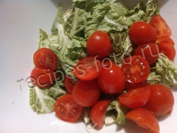 Салат с курицей и пекинской капустой