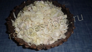 Салат с курицей, ананасами и пекинской капустой на праздник