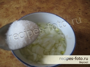 Салат с курицей и ананасом