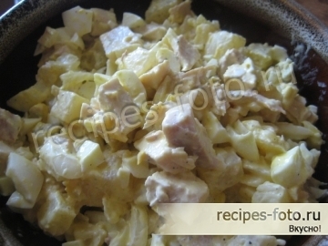 Салат с курицей и ананасом