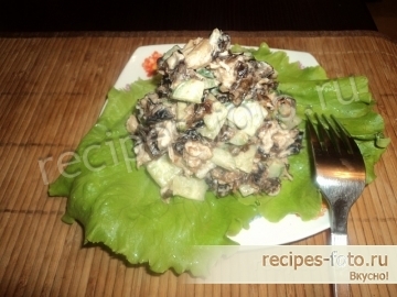 Салат с курицей и черносливом
