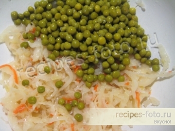 Салат с квашеной капустой, картошкой и ветчиной