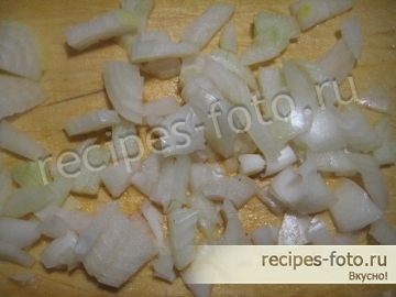 Салат с квашеной капустой, картошкой и ветчиной