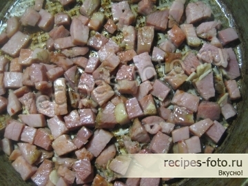Салат с квашеной капустой, картошкой и ветчиной