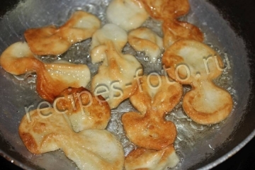 Салат с макаронами и ветчиной