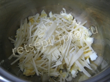 Салат с маринованными грибами и корейской морковью