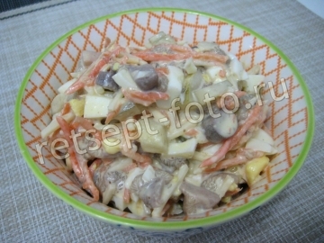 Салат с маринованными грибами и корейской морковью