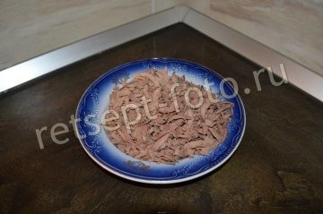 Салат с печенью, морковью и яйцом