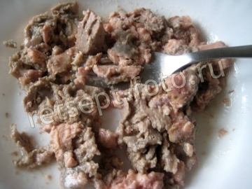 Салат с печенью трески и кукурузой на праздник