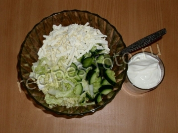 Салат с пекинской капустой и брынзой без мяса