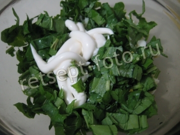 Салат с рукколой и яйцом