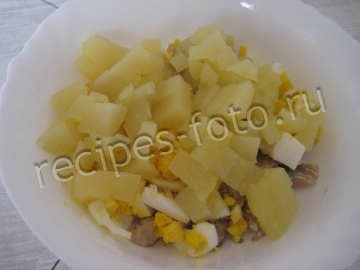 Салат с селедкой, картошкой и яйцом