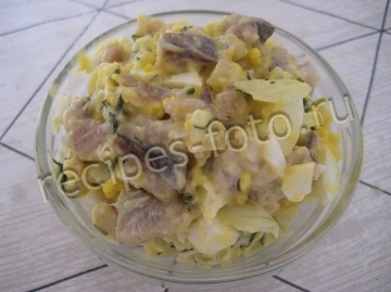 Салат с селедкой, картошкой и яйцом