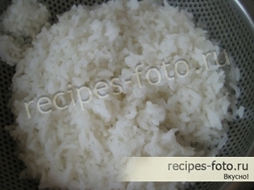 Салат с тунцом, яйцом и горошком