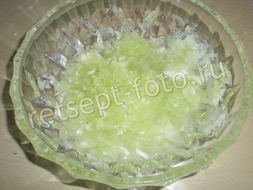 Салат с творогом и огурцом
