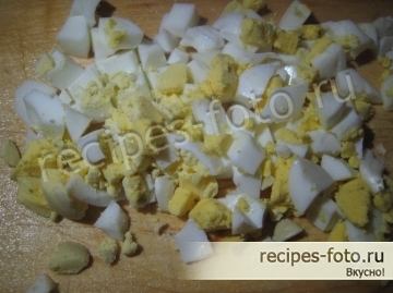Салат с ветчиной, сыром и пекинской капустой