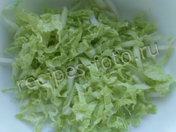 Салат со свининой и пекинской капустой