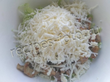 Салат со свининой и пекинской капустой
