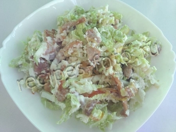 Салат со свининой и пекинской капустой