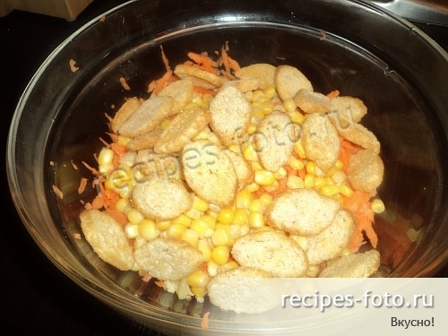 Салат из свежей моркови с чесноком и майонезом