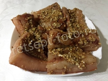 Сало вареное в луковой шелухе