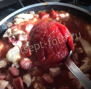 Сборная солянка с колбасой, ветчиной и курицей